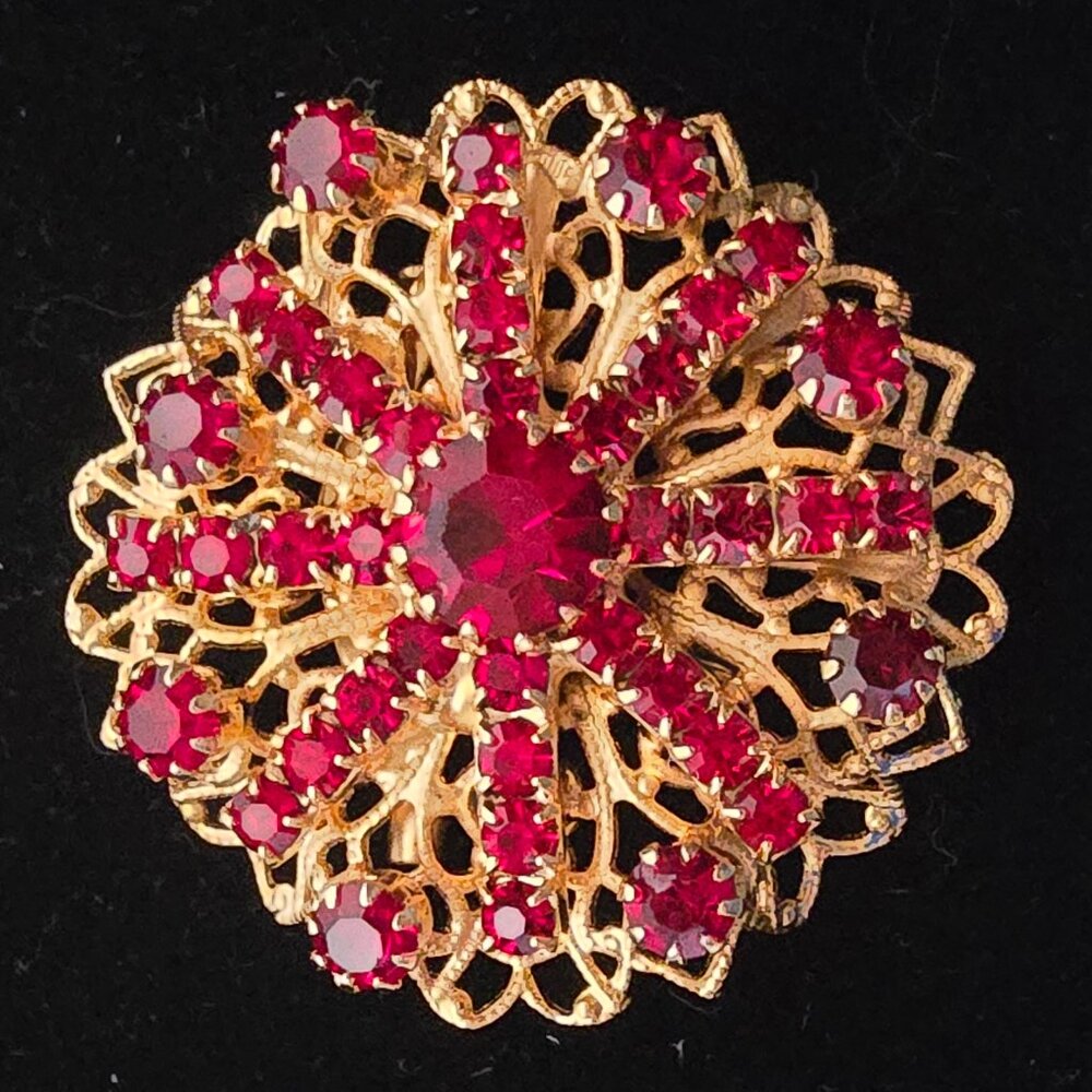 Gorgeous Vintage Unmarked Weiss Ruby Red Rhinestone Brooch / Pin